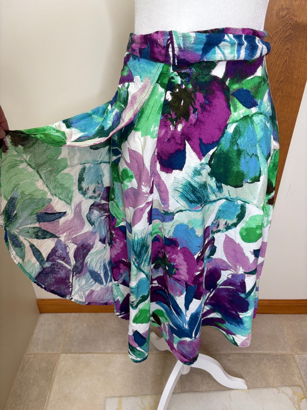 Jams World Wrap Skirt Floral A-line Size M Tropical Cruise Beach Coverup Resort